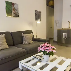 https://apartamentos-malaga-picasso.hotelsinnerja.org